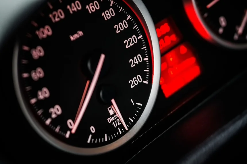 Why Hiring a Car Insurance Claim Lawyer Can Maximize Your Settlement (3 Key Reasons)